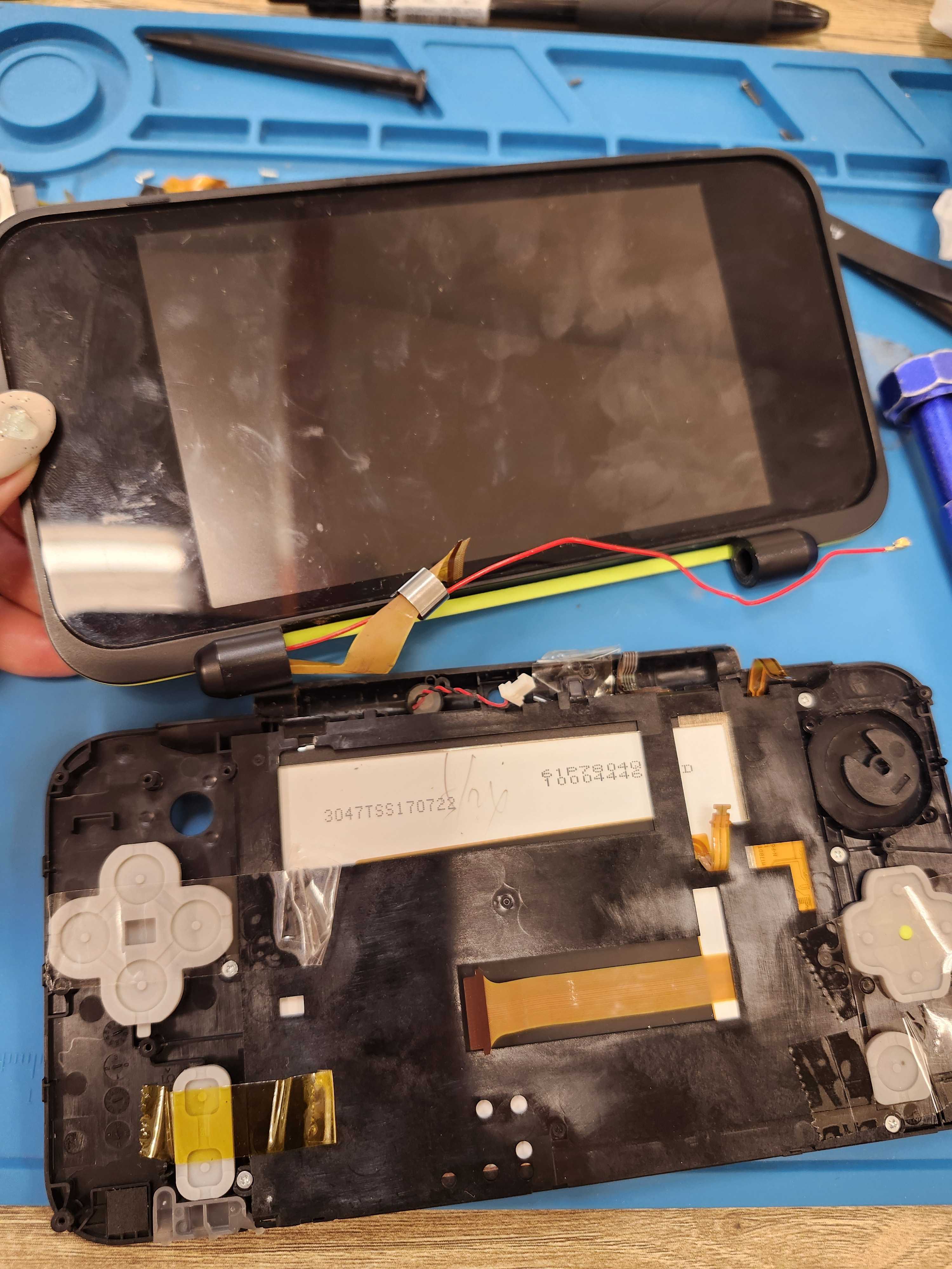 2DS LL 一部不具合有り Newニンテンドー2DS LL 液晶が破損してしまった！😭💦イオン豊橋南